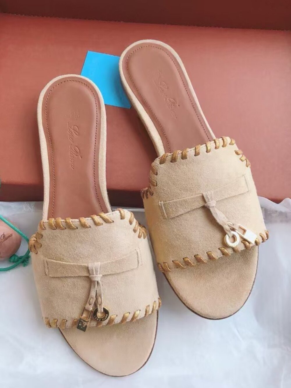 Loro Piana Beige Bow Charm Slide Sandals - Picture 6 of 7